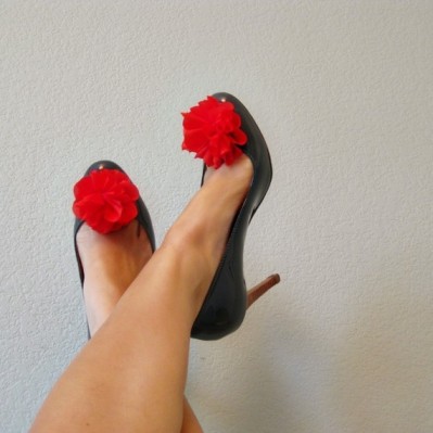 Red Flower Clips by No144 (Etsy)